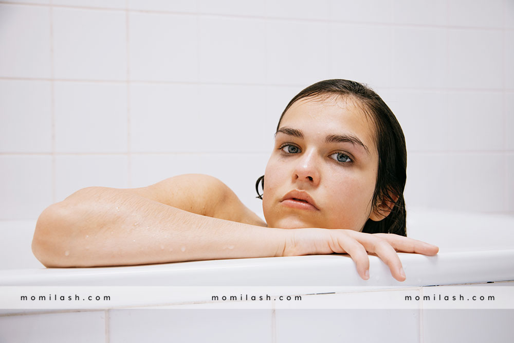 hot tub with eyelash extensions