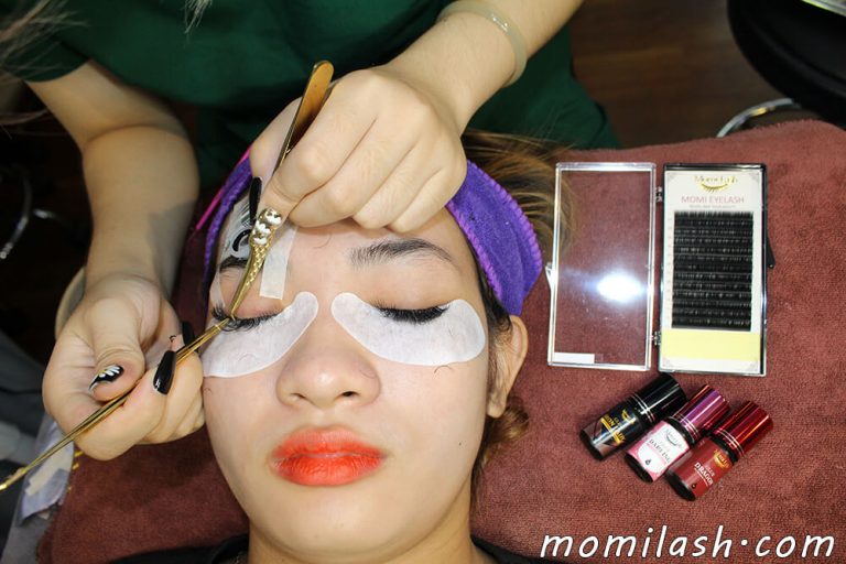 Preparing Eyelash Extension Appointment MOMI LASH